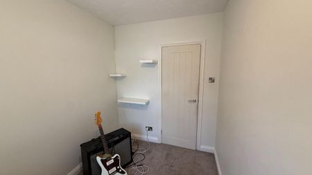 4 bedroom detached house to rent - Photo 4