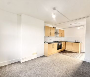 2 bed House Rectory Road, SS5 - Photo 5