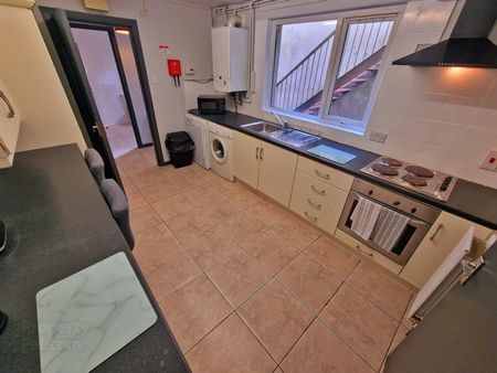 Apt 1, 34 Fitzroy Ave, BT7 1HW - Photo 2