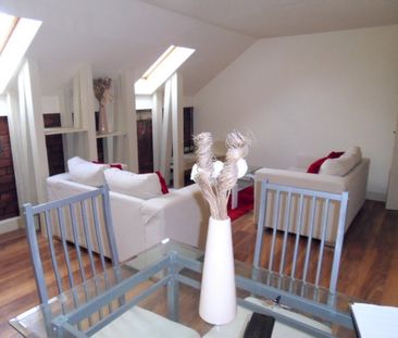 Upper Blakeridge Lane, Batley, WF17 - Photo 6