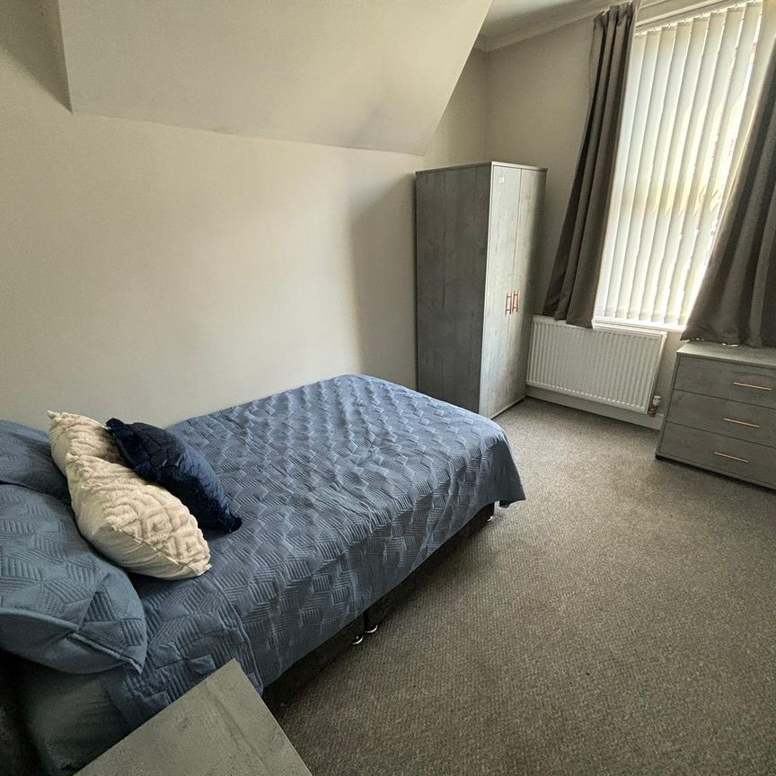 Room 1, 80 Alexandra Road, Balby - Photo 1