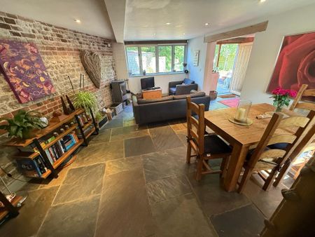 4 bedroom house to rent - Photo 2