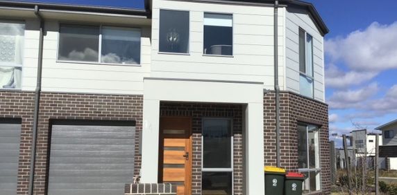 24 Pogson Street, Moncrieff ACT 2914 - Townhouse For Rent | Domain - Photo 2