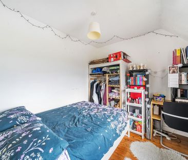 4 bedroom semi-detached house to rent - Photo 2