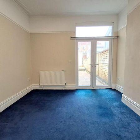 4 bedroom terraced house to rent - Photo 4