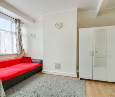 Reynolds Drive, Edgware, HA8 - Photo 6