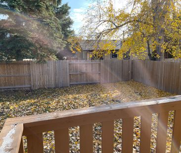 Charming 4-Bedroom Duplex in Red Deer - Photo 5