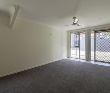 LARGE DUAL LIVING FAMILY HOME IN SOUTH GLADSTONE - Photo 2