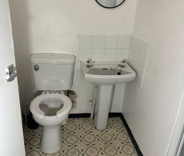 1 Bed Flat, Beech Avenue, NG7 - Photo 3