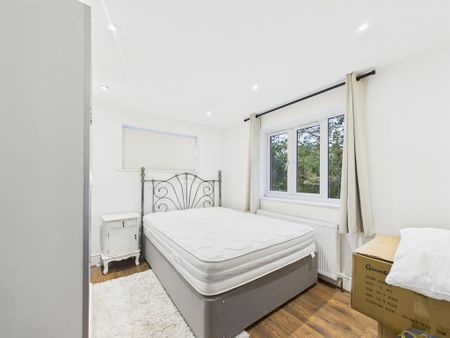 4 bedroom detached house to rent - Photo 4