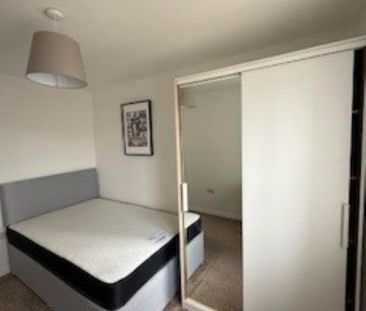 2 bedroom end of terrace house to rent - Photo 5