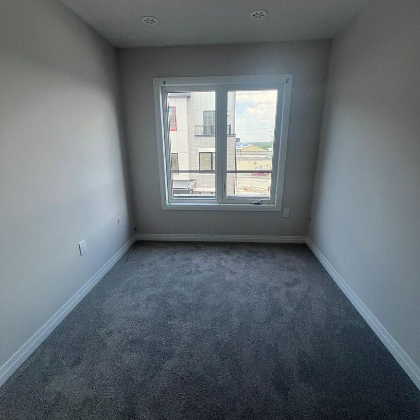 For Lease - 21 Baynes Way Unit# 2, Bradford West Gwillimbury, Ontario - Photo 1