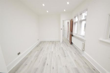 2 bedroom maisonette to rent - Photo 2