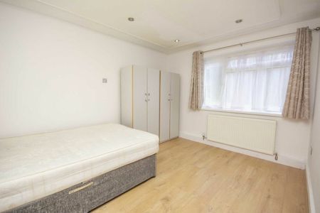 Parkfield Close, HA8, London - Photo 4