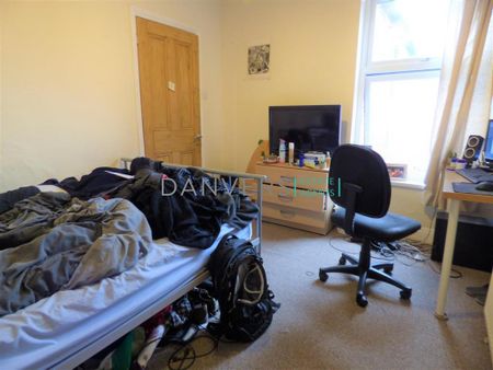 4 bedroom terraced house to rent - Photo 4