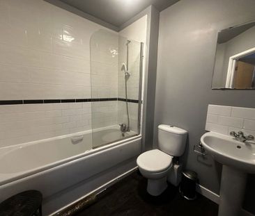 Caister Hall Apartment 33, Coventry - Photo 4