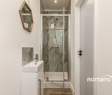 3 bedroom flat to rent - Photo 6