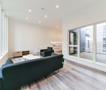 2 Bed Flat, Pearl Buildings, SE5 - Photo 1