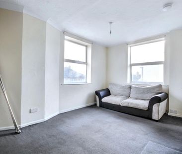 1 Bedroom Flat / Apartment to let - Photo 4