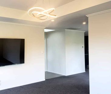 Modern and Warm - Photo 1