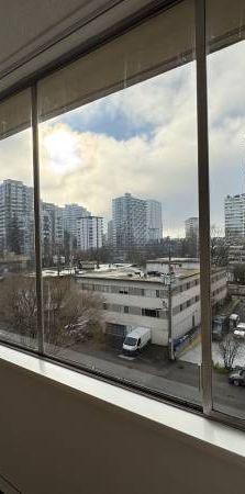 1 Bed 1 Bath Near Downtown, English Bay Sunset Beach, Stanley Park - Photo 1