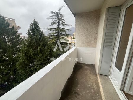 Location Appartement 3 pièces 70m² GRENOBLE 38100 - Photo 4
