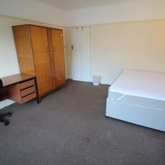 4 bedroom detached house to rent - Photo 1