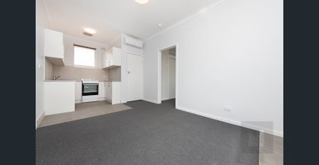 Central Living - Photo 2