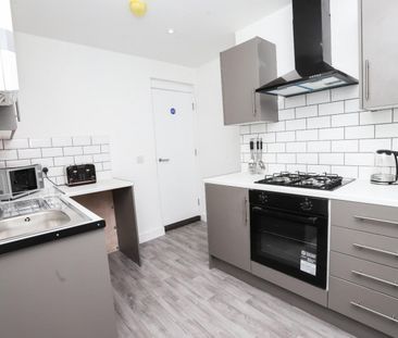 5 bedroom House To Let Total Size: 1411 SQ FT - Photo 5