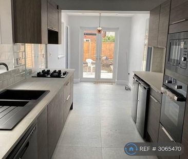 4 bedroom terraced house to rent - Photo 5
