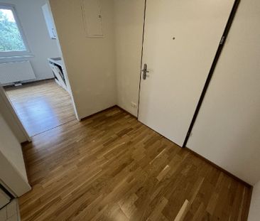 WINTERAKTION – Erster Monat Mietfrei! Helle 2-Zimmer-Wohnung mit Ba... - Foto 1