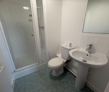 2 bedroom apartment to rent - Photo 4