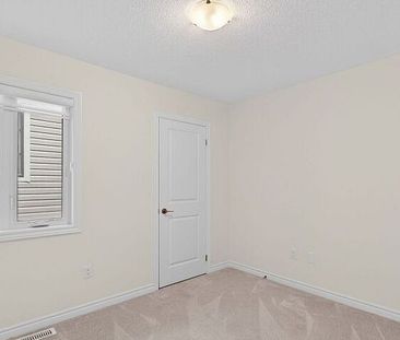 For Lease - 11 Phoenix Boulevard, Barrie, Ontario - Photo 4