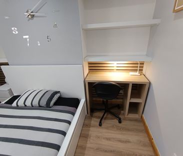 Room in a Shared Flat, Honeybog Road, G52 - Photo 1
