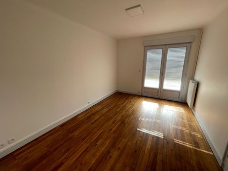 A LOUER Maison de 220m² - 6 chambres, - Photo 2