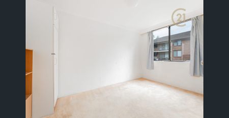 Neat and Spacious 2-Bedroom Apartment for rent! - Photo 3