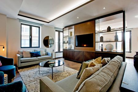 Golden Square, W1F, London - Photo 2