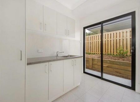 Upper Coomera - Photo 2