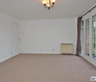 3 bed Flat in Swallow close Staines, Staines-upon-Thames, TW18 4RS - Photo 3