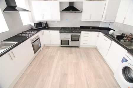 10 bedroom house share to rent - Photo 3