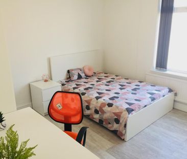 4 bedroom terraced house to rent - Photo 3