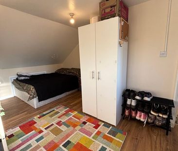 Room in a Shared House, Conley Road, NW10 - Photo 2