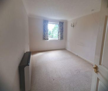 1 bedroom retirement property to rent - Photo 2