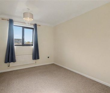4 bedroom semi-detached house to rent - Photo 4