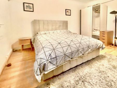 4 Bed Flat, Goodge St, W1T - Photo 3