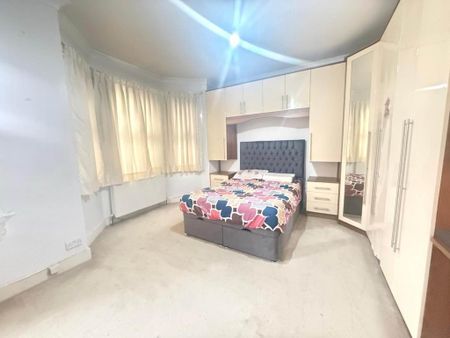 4 bedroom terraced house to rent - Photo 5