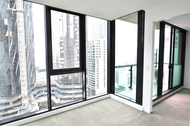 2406/618 Lonsdale Street - Photo 1