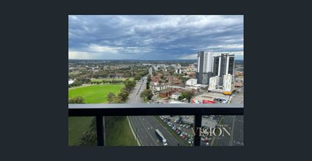 Luxury Living, Excellent View, 2 Bed Apartment! Short walk to Liverpool station and shopping centre - Photo 2