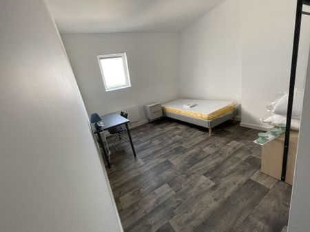 OPPORTUNITE ETUDIANT ! Studio meublé secteur EDHEC à ROUBAIX - Photo 2