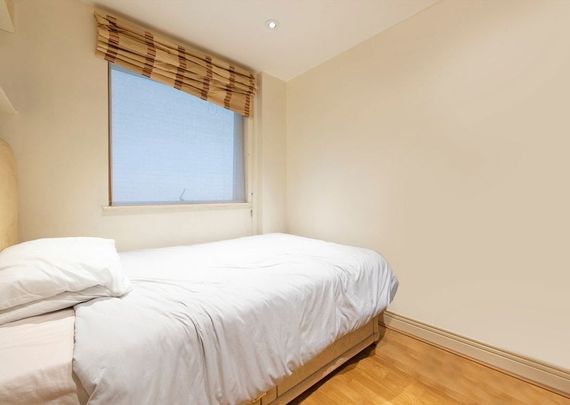 Aldersgate Street - Photo 1